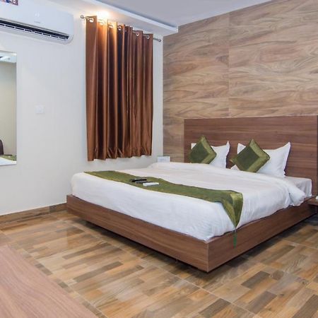 Treebo Trend Bipin International Hotel Lucknow Exterior photo