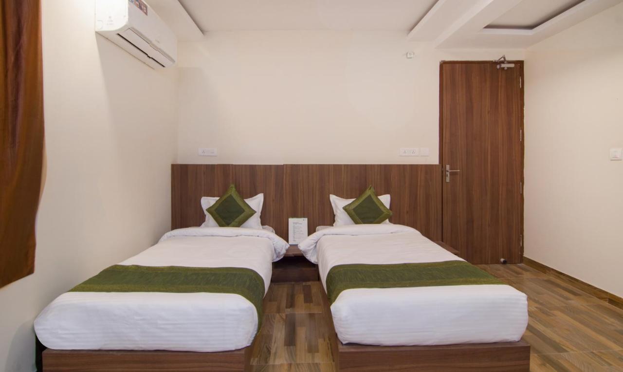 Treebo Trend Bipin International Hotel Lucknow Exterior photo